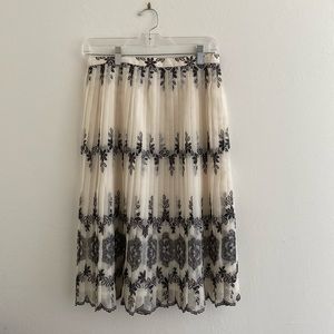 NWT Gorgeous Talbots skirt - looks designer - size 6